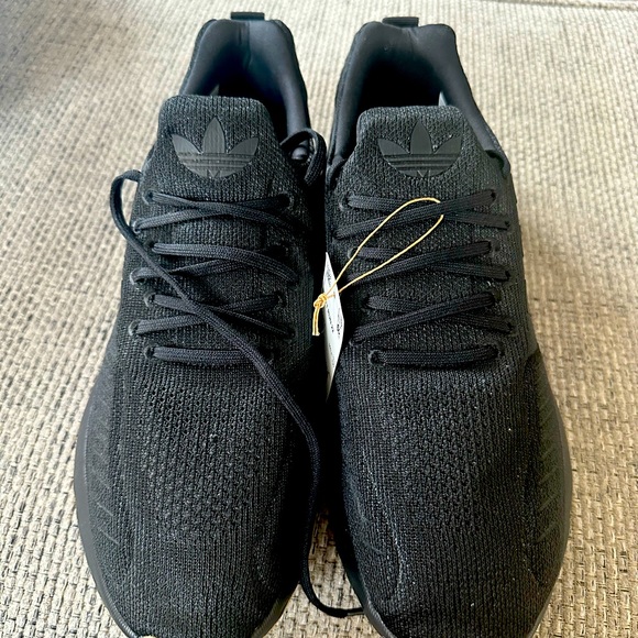 Men’s Adidas Swift Run 22 - Picture 2 of 4